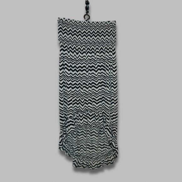 Magic Dresses & Skirts - Magic Hi-Low Halter Dress Ruffled Stretchy Smocked Zigzag White/Black Women’s 3X